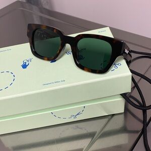 Off-White Zurich Havana Dark Green Sport Unisex sunglasses